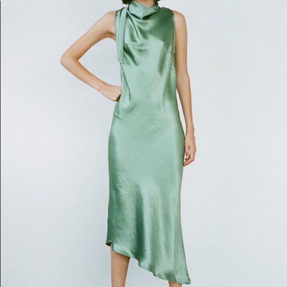 Nomia dress